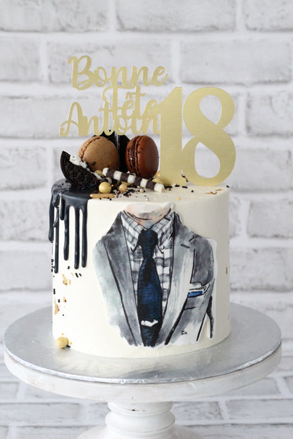 Gâteau personnalisé de luxe ( beaucoup de décoration)