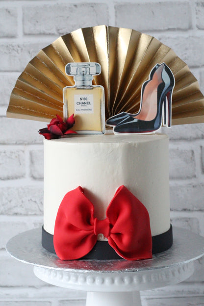 Gâteau personnalisé de luxe ( beaucoup de décoration)