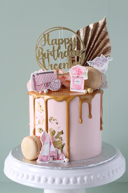 Gâteau personnalisé de luxe ( beaucoup de décoration)